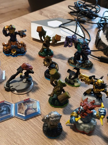 Activision skylanders - activision,