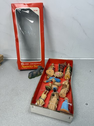 Weihnachtskrippe handverziert