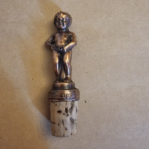 Manneken pis einschenker - manneken,