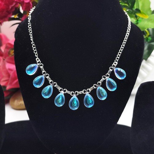 Milchiger opal edelstein - milchiger,