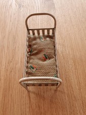 Antike Puppenstube  Bett