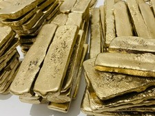 2500 Gramm Schrott Goldbarren zur Goldgewinnung geschmolzen verschiedene Computermünzen Pins