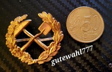 Mützenabzeichen Spitzhacke und Schaufel  Messing  Eichenlaub goldfarben