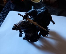 Papo 38901 Gesichtsloser Reiter schwarz Mit Pferd  15,0 cm Fantasy