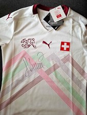 Schweizer Nati Swiss national football team Trikot Autogramm Alisha Lehmann