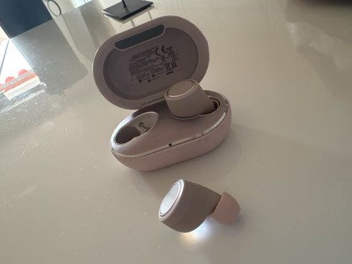 Bang olufsen beoplay e8 3rd - &,