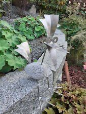 Stolzer Vogel aus Granitstein