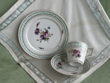 KPM Berlin Kurland Kaffee-Sammeltasse in Dekor 41 mit Blumen, Insekten und Gold