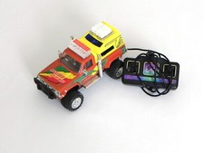 ferngesteuerter Geländewagen / Spielzeug mit Licht (mit Video)