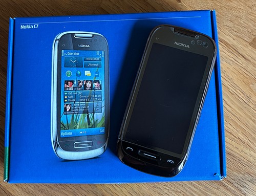 Handy nokia 8mp kamera - c7-00,,