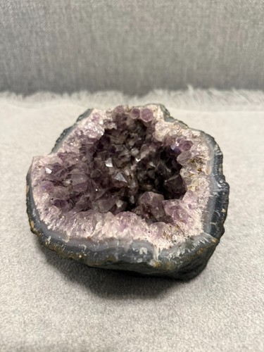 Amethyst druse geode - druse,
