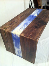 Tisch mit Epoxy Ocean