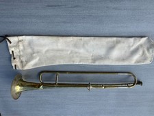 Altes Blasinstrument, Fanfare aus Spielmannszug mit Futteral.