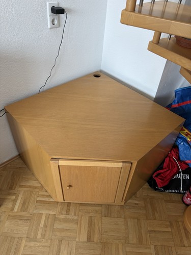 Großer flacher eckschrank - flacher,