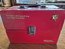 Alte Regina Kindernähmaschine elektrisch/Batteriebetrieb im original Koffer.