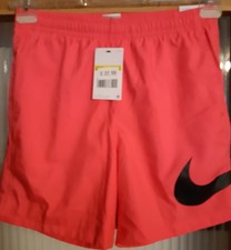 Kurze Sporthose Von Marke Nike