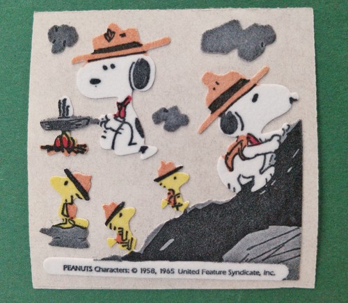 Fuzzy stoffsticker snoopy - 🥜fuzzy,