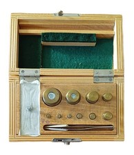 DDR Wägesatz Lehrmittel Physik Gewichtssatz Wägestücke Gewichte K. Jehn komplett