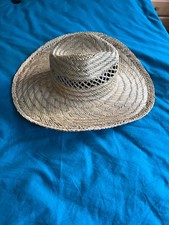 Cowboyhut aus geflochtenen Stroh.