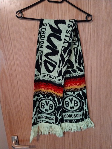 Borussia dortmund schal aus - borussia,
