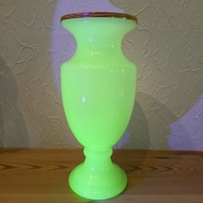 URAN-OPALINGLAS-VASE,NASON VENEDIG ITALIEN.