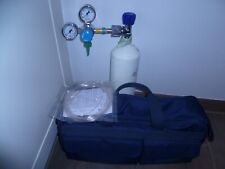 Sauerstoffl. med. 2 l gefüllt, mit Tasche und Druckminderer gebraucht