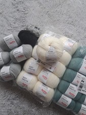 24 Kn. Soft Gratté Wolle von