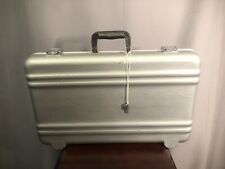 Zero Cases Halliburton Stil