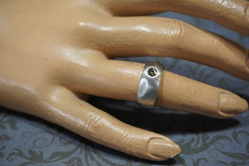 Edelstahlring mit grauen