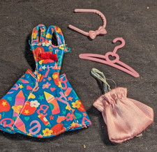 Barbie Kleidung lila 60er 70er Kleid Tasche Haarspange Set Retro Mode Outfit