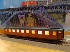 Seltenes Sammlerstück des Modells eines Eilzugwagens der Schwedischen Staatbahn