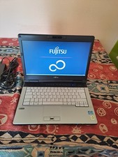 Laptop Fujitsu i3 4GB RAM 298 GB