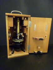 - MIKROSKOP E.Leitz Wetzlar