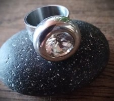Stylischer Ring mit großem