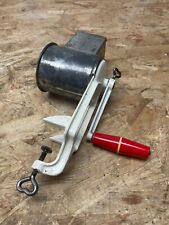 alte mechanische Reibe