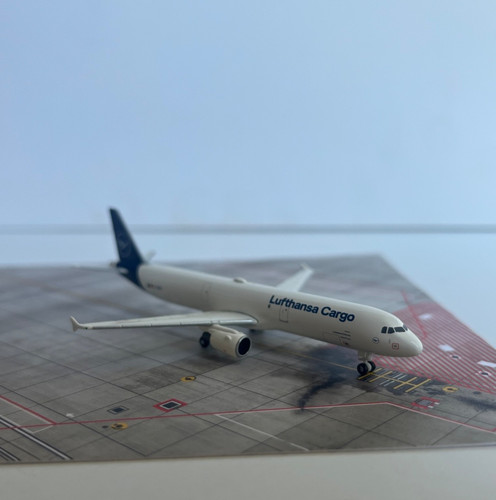 Herpa wings lufthansa cargo - wings,