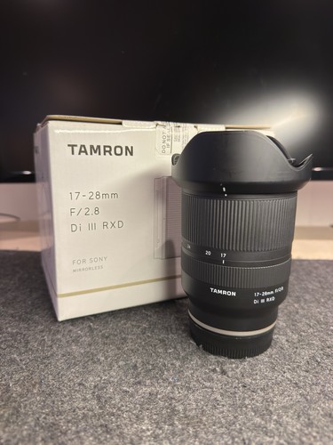 Tamron 2 8 di iii - f/2.8,