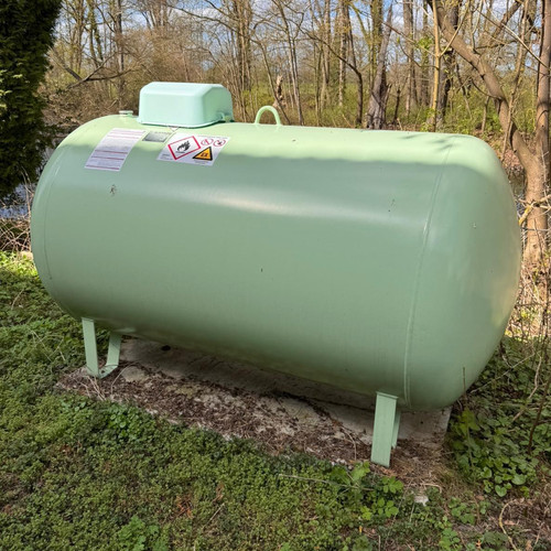 Lpg flüssiggastank mit - lpg, tüv