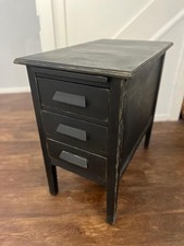 Vintage schwarz lackierte