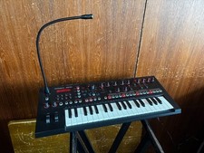 Roland JD-Xi Analog/Digital Synthesizer mit Vocoder mit Gigbag