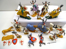 Timpo Toys 13x Ritter Kreuzritter und 9 Pferde mit Schilde Waffen Zubehör Set 6