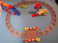 LEGO DUPLO: Eisenbahn Starter Set/Bahnhof/Überführung/Schienen/Tanke/Figur/Schra