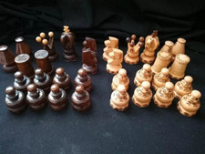 Vintage Schachspiel aus Holz geschnitzt, Retro, Folk, alle Sockel gefilzt