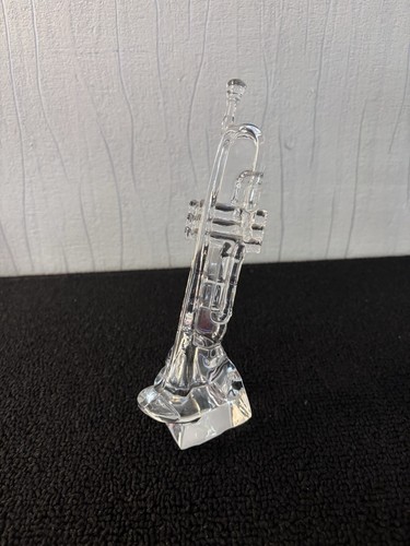 Musikinstrument trompete aus - musikinstrument,