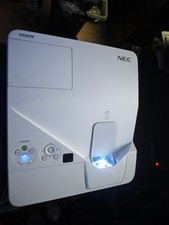 NEC UM280W Ultra-Kurzdistanz