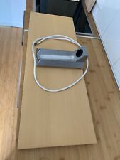 bulthaup Buche-Fronten mit Naber Unterbauleuchte mit Steckdose