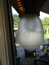 Schöne Hängelampe Jugendstil tolles satiniertes Glas Halterung aus Metall