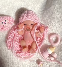 Miniatur Babypuppe ca. 5cm sculpt baby vinyl/Art Doll/dollhouse/Puppenhaus OOAK 
