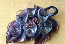 6 Schnapsgläser mit Servier Tablett Weinrebe Grappa Trester Obstbrand Vintage