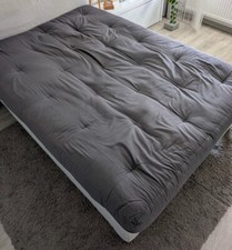 RÜCKENSCHMERZEN ADE! SEHR SCHÖNE FUTON-MATRATZE, 200 CM X 140 CM,1 JAHR ALT